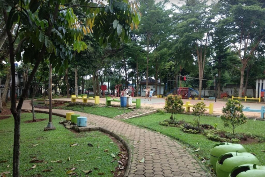 10 Taman di Jakarta Timur yang Cocok Buat Keluarga
